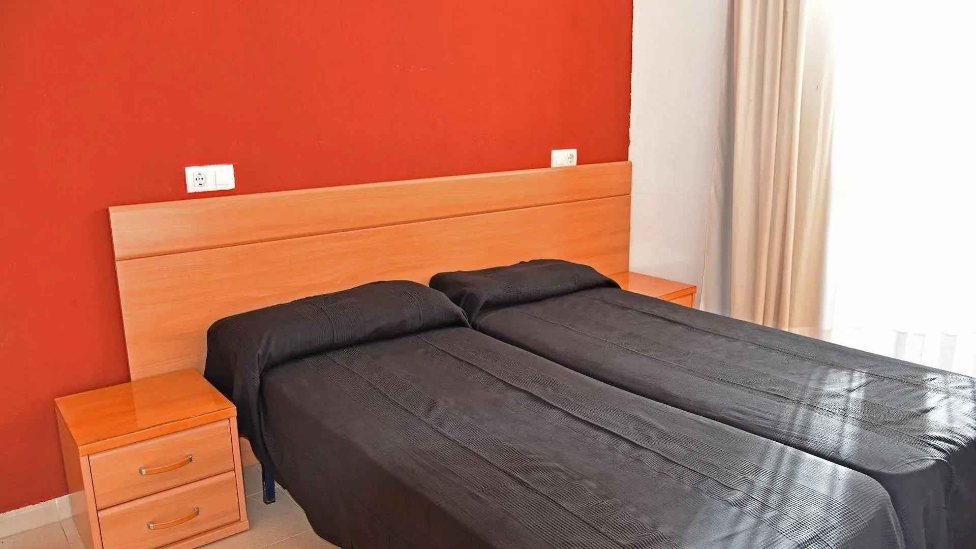 Apartamentos AR Enjoy Dosjoimi Lloret de Mar