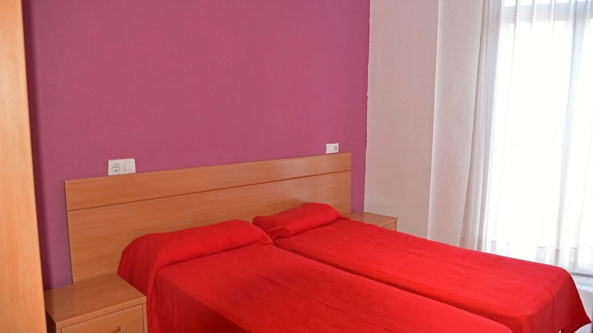 Apartamentos AR Enjoy Dosjoimi Lloret de Mar