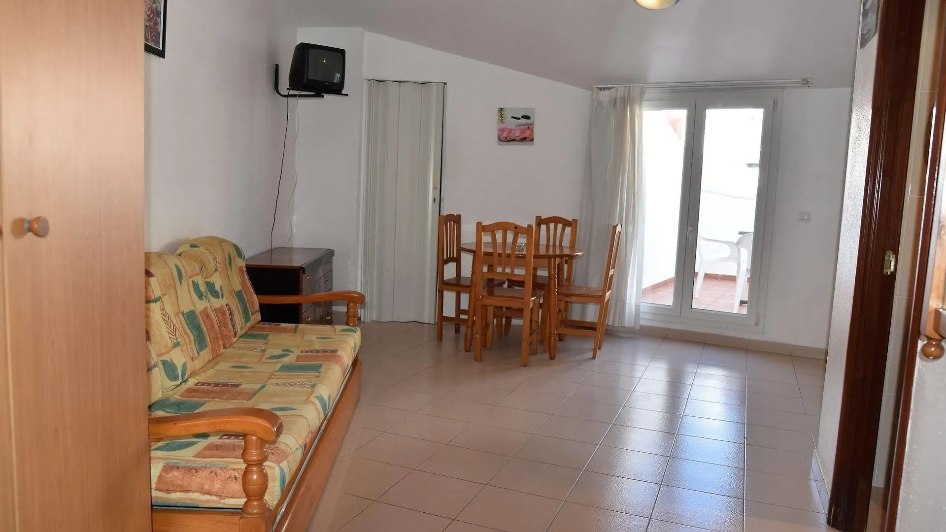 Apartamentos AR Enjoy Dosjoimi Lloret de Mar España