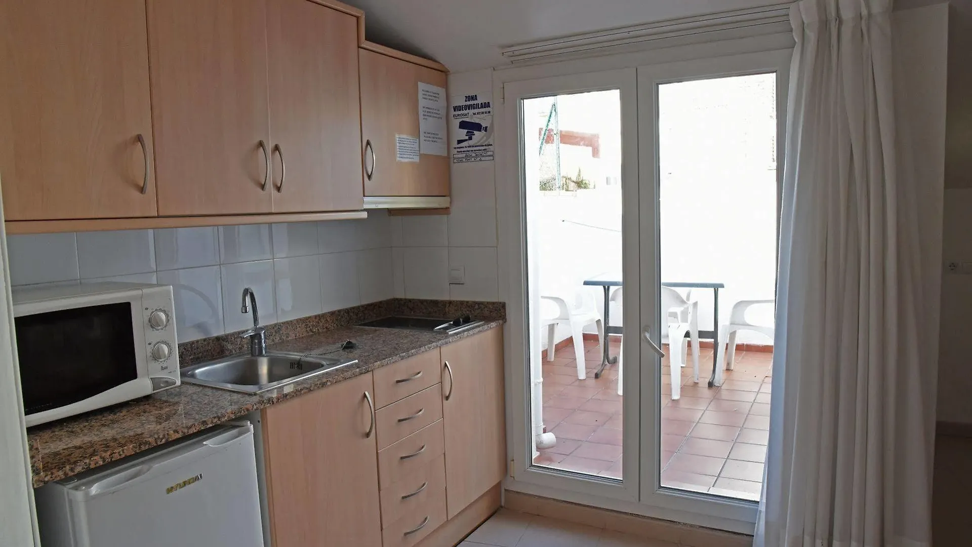 Apartamentos Ar Dosjoimi 료렛 드 마르 0*,  스페인